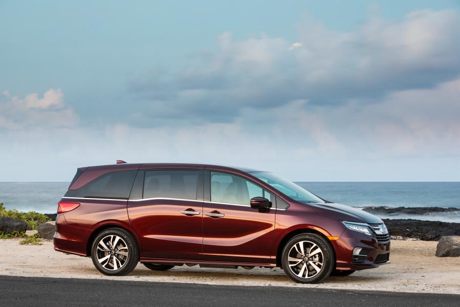  Honda Odyssey 2017 года  (фото 24 из 160)